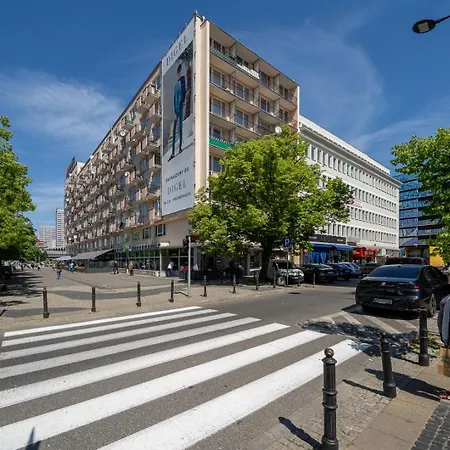 아파트 Centrum - Workspace, Balcony - By Rentujemy 바르샤바